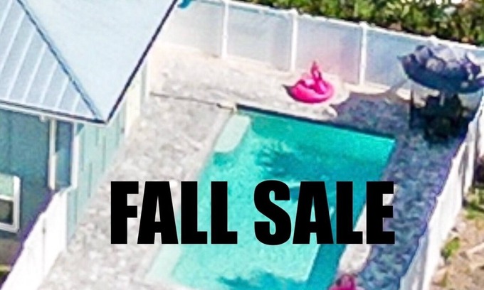Fort Myers Beach Apartment | Approx.720 ft to Beach, Pool, Walk to restaurants, Beach Gear, Full Kit, WD, BBQ