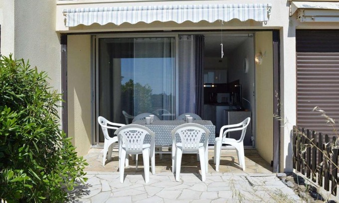 Saint-Pierre-la-Mer Apartment | Appt T2 cabine 4 pers, terrasse, parking, piscine - Saint Pierre la Mer - FR-1-229D-62