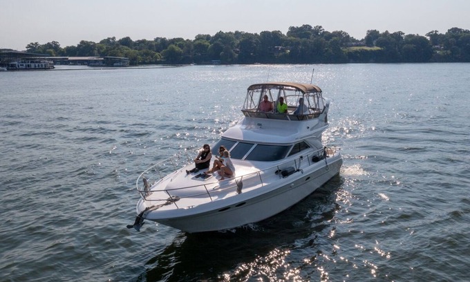 Hendersonville Boat Rental | APRIL SPECIAL! YACHT EXCURSIONS ON OLD HICKORY LAKE- NO OVER NIGHTS -PER HOUR