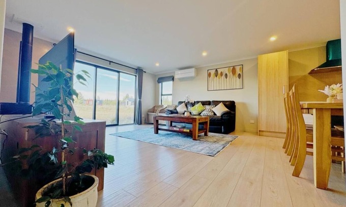 Lake Tekapo Apartment | April Three Bedroom Apartment
