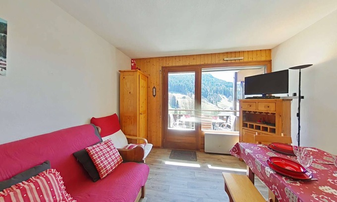 Le Grand-Bornand Apartment | Apt 2 rooms, sleeps 6, 900m to cable car, parking