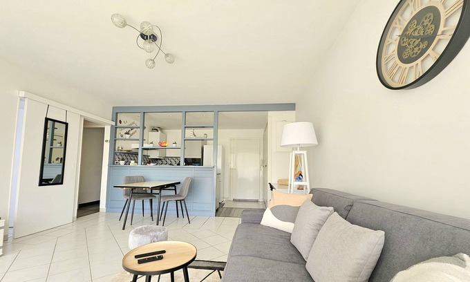 Royan Apartment | apt 4 Pers, Centre, Proche Plage, Parking et Balcon
