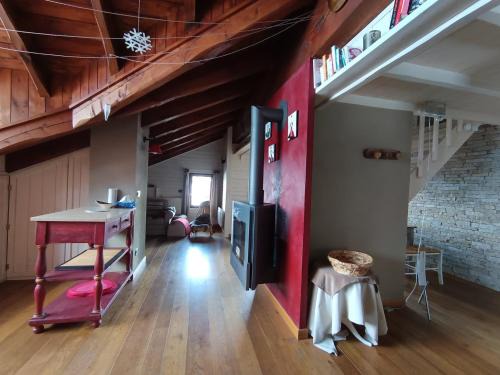 Montgenevre Apartment | Apt chaleureux 3* pour 5 pers. - 2 chambres, à 30m des pistes, parking inclus - FR-1-445-29