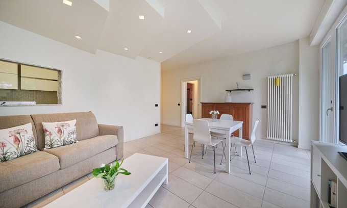 Bardolino Apartment | Apt with 2 Bedrooms and a large balcony front lake