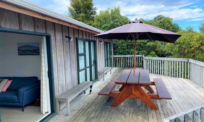 Kuratau Cottage | Aqua Views - Kuratau Holiday Home
