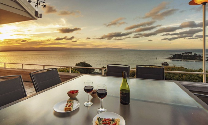 Nelson House | Aquavista - Beautiful Views over Tasman Bay