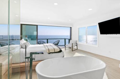 Eastern Malibu House | Aquazzura - By Stay Awhile Villas