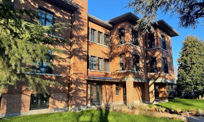 Aurora Apartment | AR Living Colletta Exclusive Apartment E5