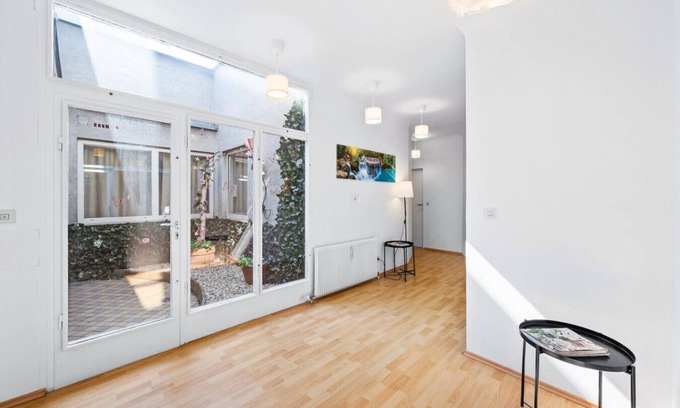 Schottenfeld Apartment | Arbio I Flora Collection