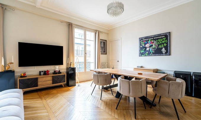 Ternes Apartment | Arc de Triomphe Luxury Apartment
