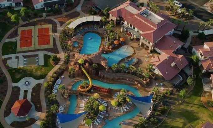 Santa Clara House | Arcadia 18 | PRIVATE Hot Tub * Arcades * Games Galore * BBQ