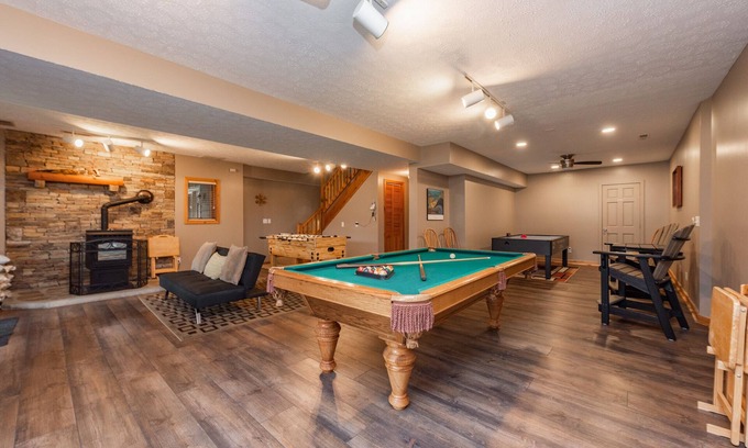 McHenry House | Arcadia: Lakefront, Ski Area, Private Dock, Hot Tub, Covered Gazebo!