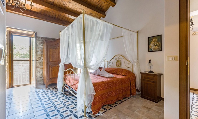 Sant'Angelo di Brolo Apartment | 'Arcaloro Resort Infinito' Room with Mountain View and Hot Tub
