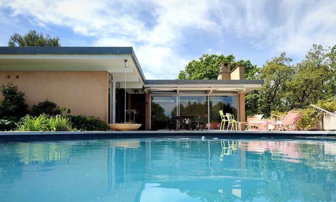 Le Puy-Sainte-Reparade Villa | Architect-designed hilltop villa Le puy Sainte Reparade