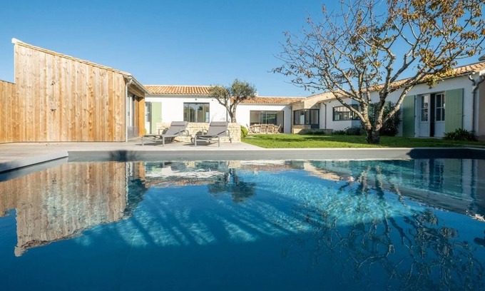 Loix House | Architect house mansion with heated pool in quiet Loix