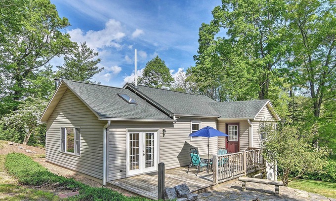 Arden Cottage | Arden Cottage w/Fire Pit - 11 Mi to Asheville
