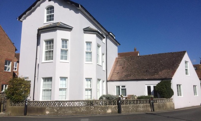 Arundel House | Arden House