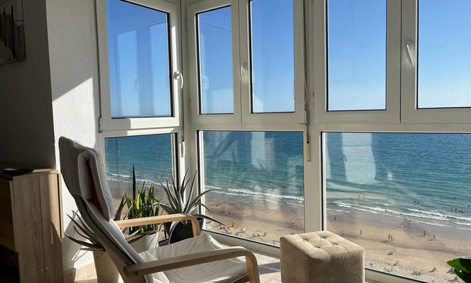 Cadiz Apartment | ARENA y Mar Sunny Home by Cadiz4Rentals