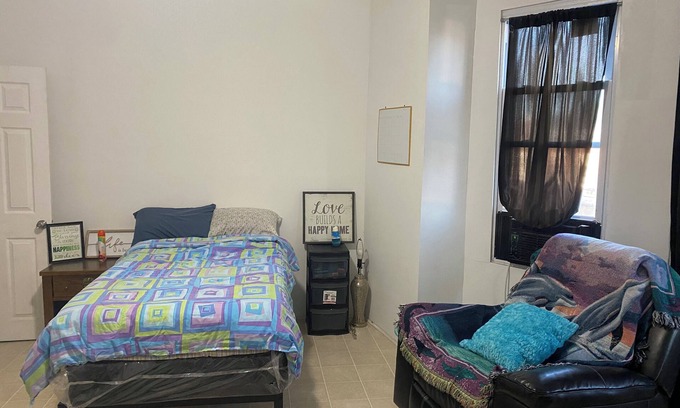 Frankford Apartment | Aria Hospital, I-95, NY ramp