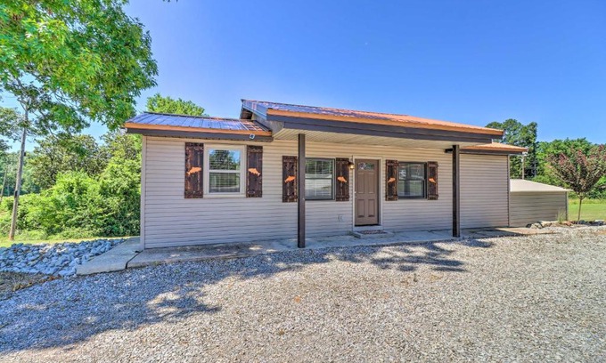 Salesville House | Arkansas Fishing Getaway Near Norfork River!
