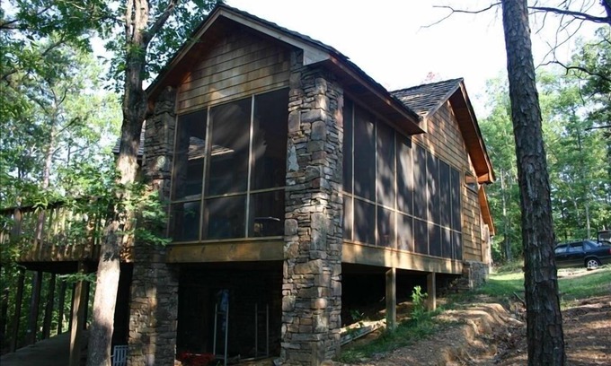 Quitman House | Arkansas Lakefront Hideaway