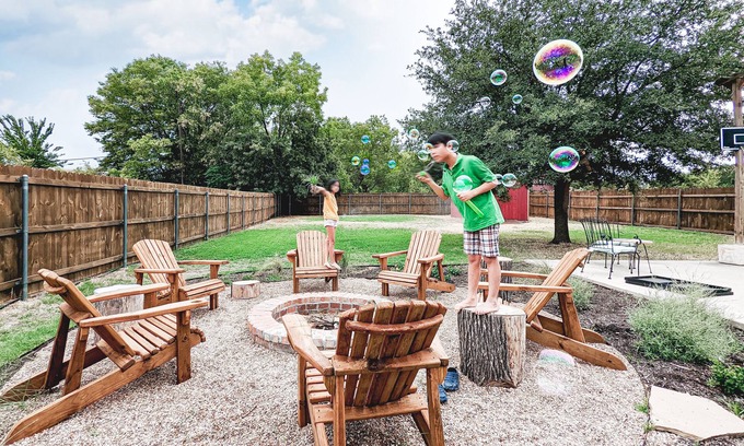 Central Arlington House | Arlington Home Near AT&T Stadium, Globe Life Field, Six Flags - FREE PARKING!