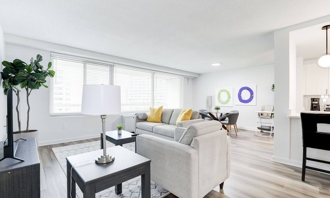 Aurora Highlands Apartment | Arlington Modern Comfort Meets City Life