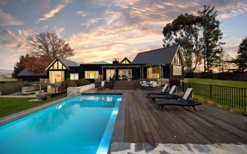 Arrowtown Villa | Aroha Homestead Luxury Holiday Home by MajorDomo