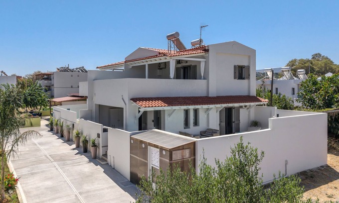 Platanes Ski Chalet | Arokaria,pool,near beach & amenities no car needed