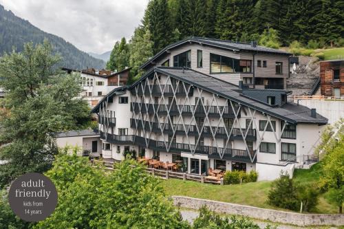 Sankt Anton am Arlberg Hotel | ARPURIA l 4 Star Superior l Adults Only