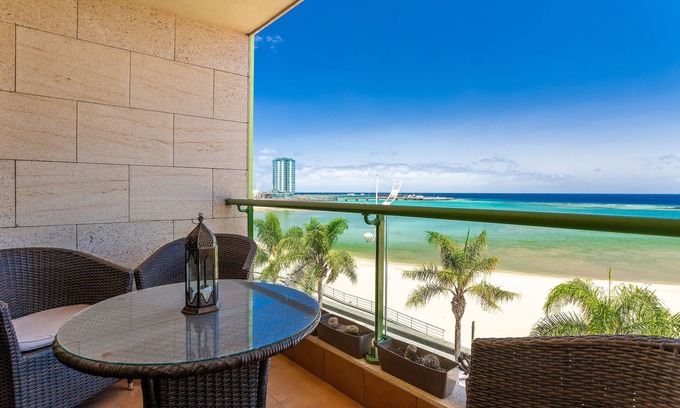 Arrecife Apartment | Arrecife Sands Apartment, op steenworp afstand van zandstrand, uitzicht op zee