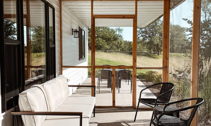 Alexandria Cabin | Arrow Haus: Luxe cabin near lakes, winery, resorts & downtown Alex