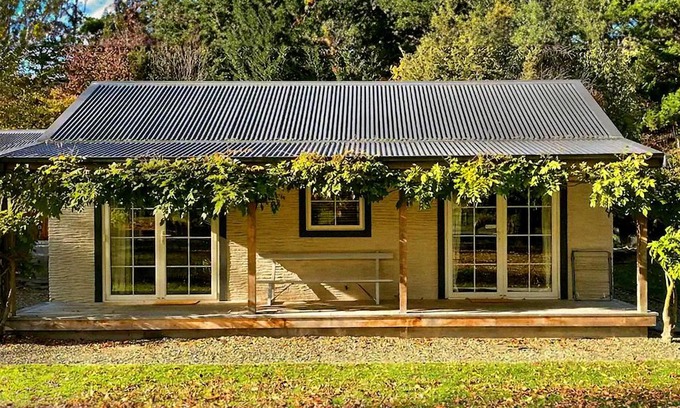 Arrow Junction House | Arrow Junction Cottage