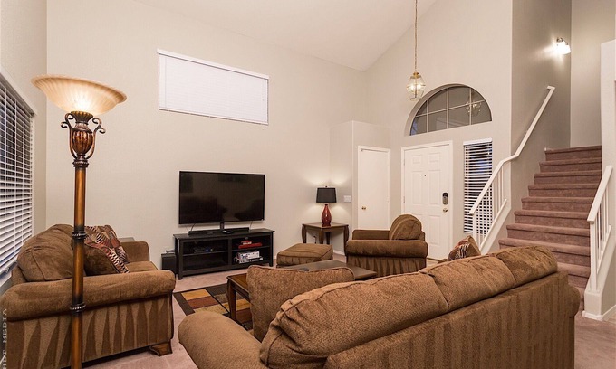 Peoria House | Arrowhead Area, Quiet, Comfy, 4 TVs