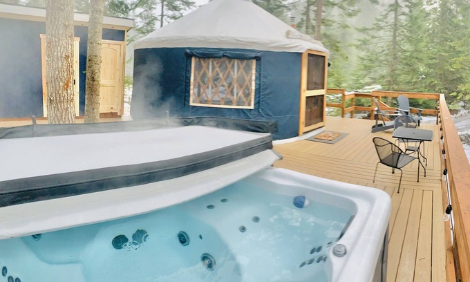 Athol Apartment | ARROWLEAF LUXURY YURT NEAR LAKE PEND OREILLE
