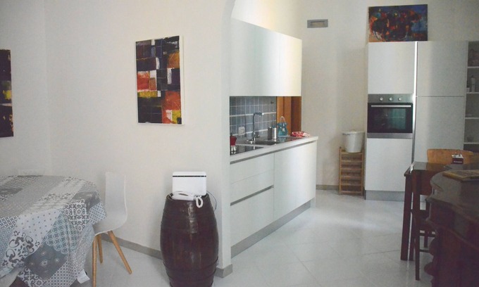 Historical Downtown Salerno Apartment | Art at Home: central, lovely and quiet apartment in Salerno