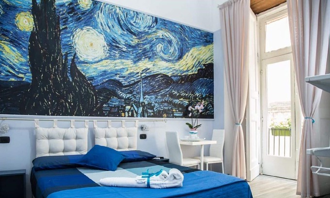Historical Downtown Salerno Bed & Breakfast | Art in B & B Van Gogh