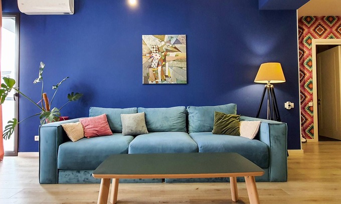 Vake Apartment | Art-inspired, Modern Flat near VAKE PARK - w/WIFI