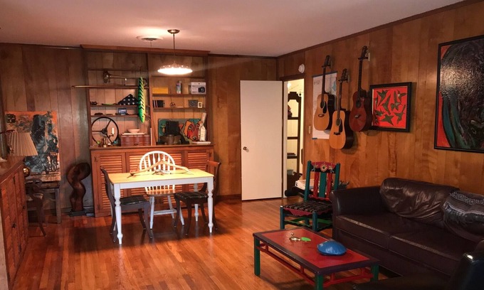 Tougaloo House | Art's Gallery, near Highland Village