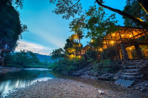 Khlong Sok Resort | Art's Riverview Lodge