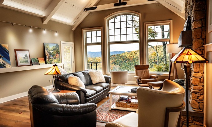 Nellysford House | Art & Soul: Luxury Mtn Retreat/Sauna & Hot Tub