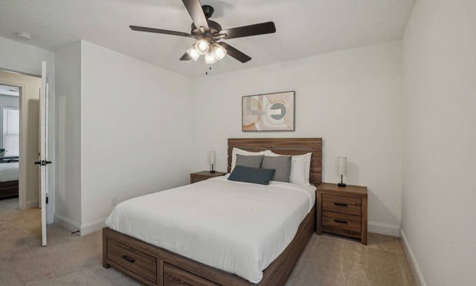 Clarksville Apartment | Arte Luxury townhomes D7 Comfy 2 Bed 2.5 Bath