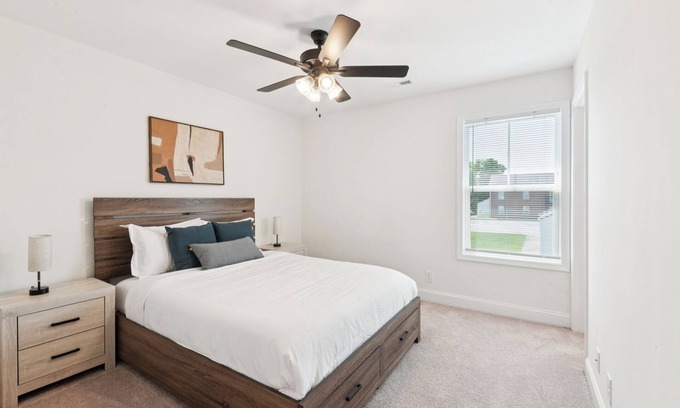 Clarksville Apartment | Arte Luxury townhomes E2 I Comfy 2 Bed 2.5 Bath