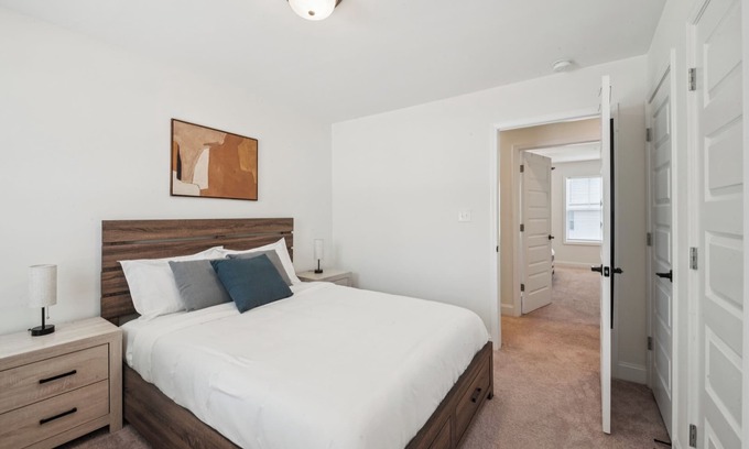 Clarksville Apartment | Arte Luxury townhomes Q4 I Comfy 2 Bed 2.5 Bath