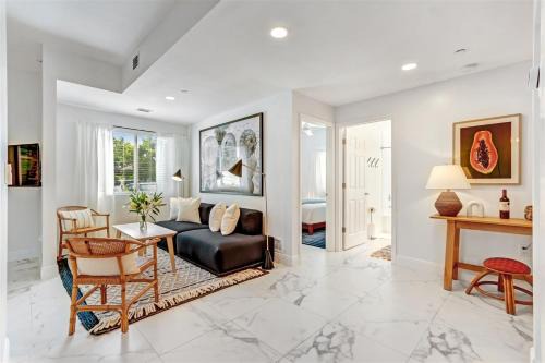Wynwood Art District House | Artease 2 -Largest, stylish, Peloton bike, near Wynwood Walls & restaurants