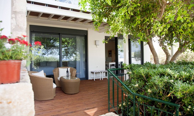 Stavros Apartment | Artemis Village apartments