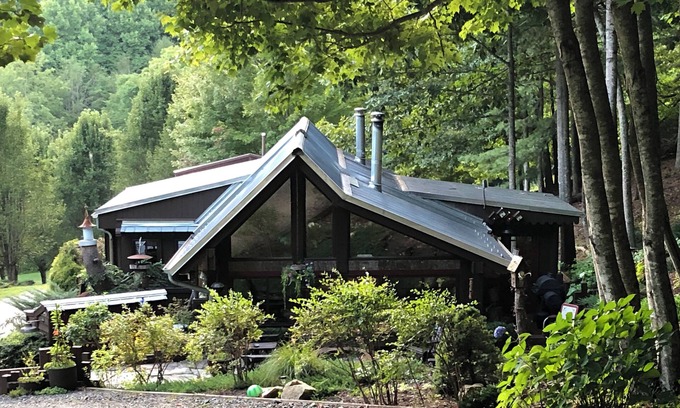 Bakersville House | Artisan Cabin on Houndhill