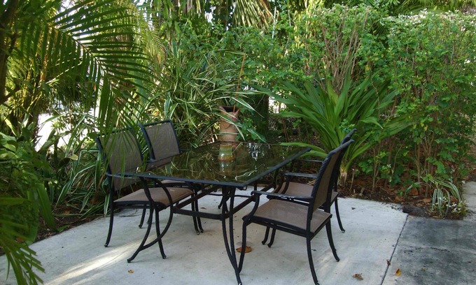 Sailboat Bend House | Artist Bungalow Key West Style