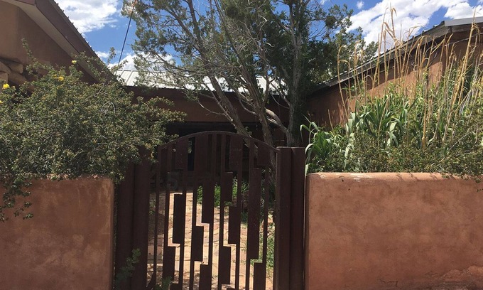 Zuzax House | Artist's Home in East Mountains