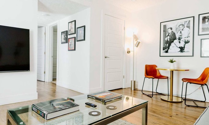 Edgehill Apartment | Artist's Suite: Luxe Music Row Stay, Walk to Gulch!